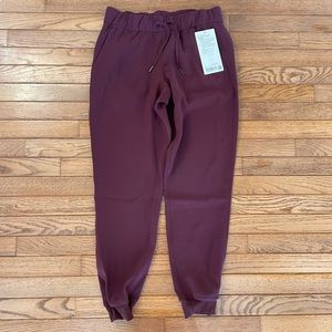 Lululemon On The Fly Jogger *Woven